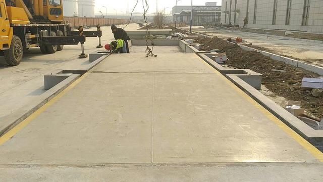 80噸電子WWW..羞羞漫画.COM